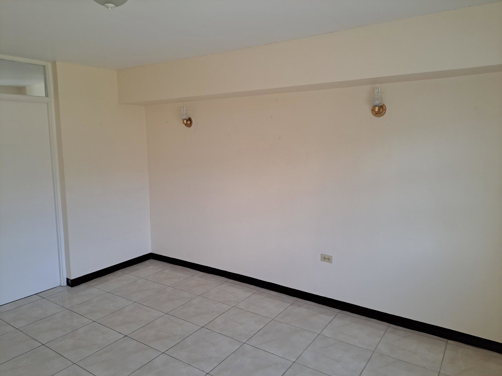 Charming-2-Bedroom-Townhouse-for-Rent-in-Charlton-Manor-St.-Andrew Fourteenth image of 4 Brickell Mews in Kingston 8, St. Andrew, Jamaica - property is For Rent