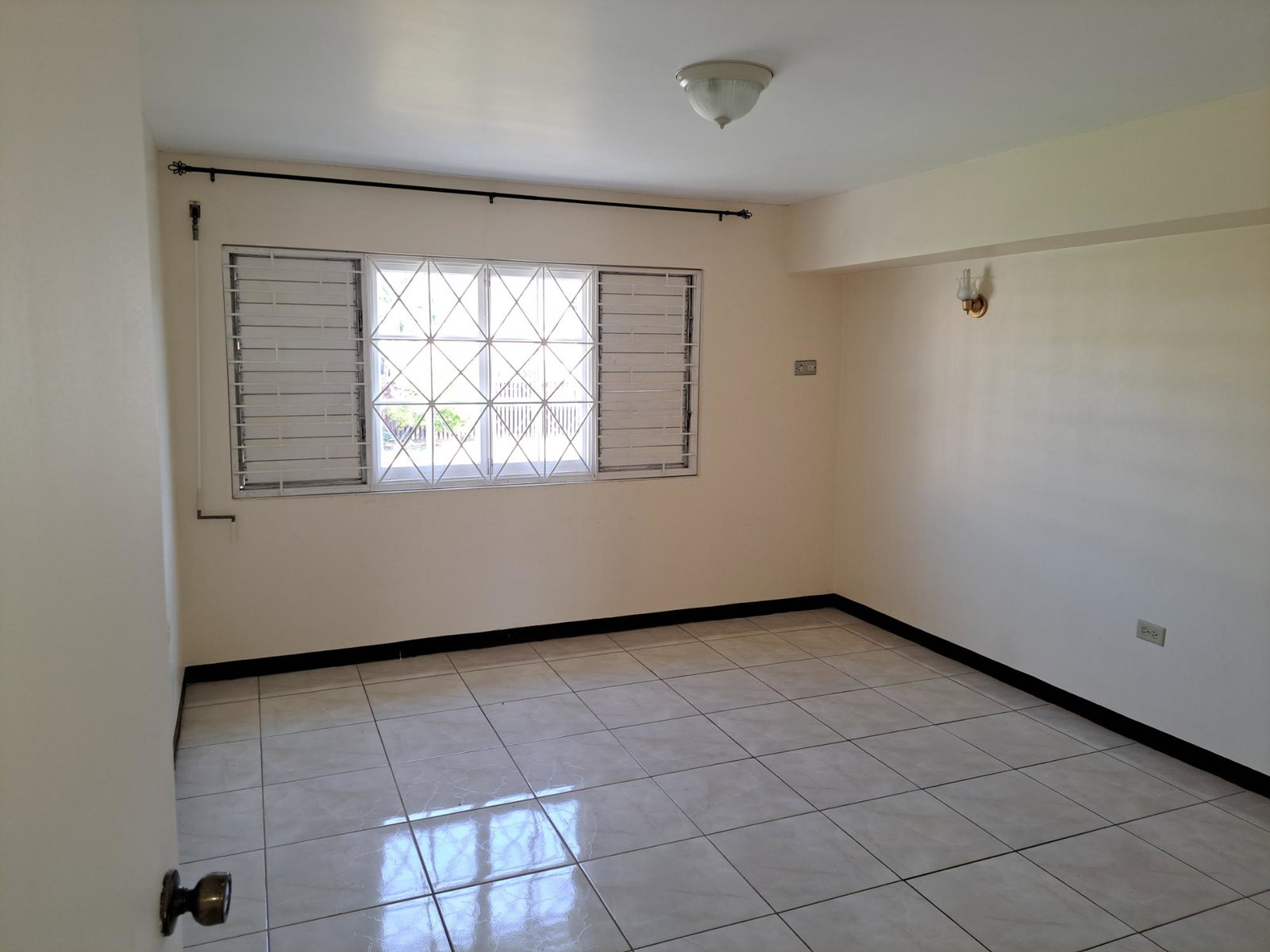 Charming-2-Bedroom-Townhouse-for-Rent-in-Charlton-Manor-St.-Andrew Twenty-First image of 4 Brickell Mews in Kingston 8, St. Andrew, Jamaica - property is For Rent