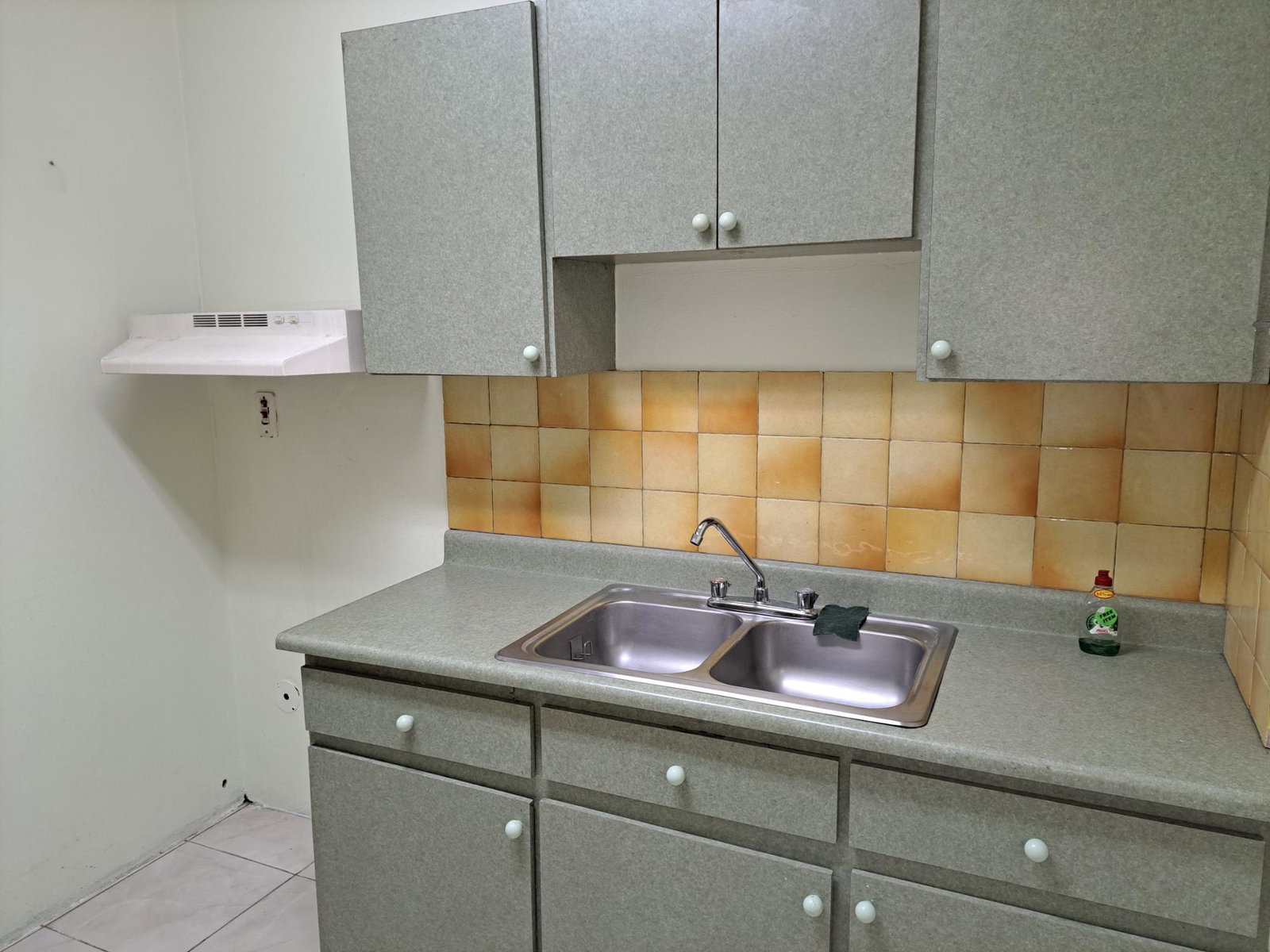 Charming-2-Bedroom-Townhouse-for-Rent-in-Charlton-Manor-St.-Andrew Tenth image of 4 Brickell Mews in Kingston 8, St. Andrew, Jamaica - property is For Rent