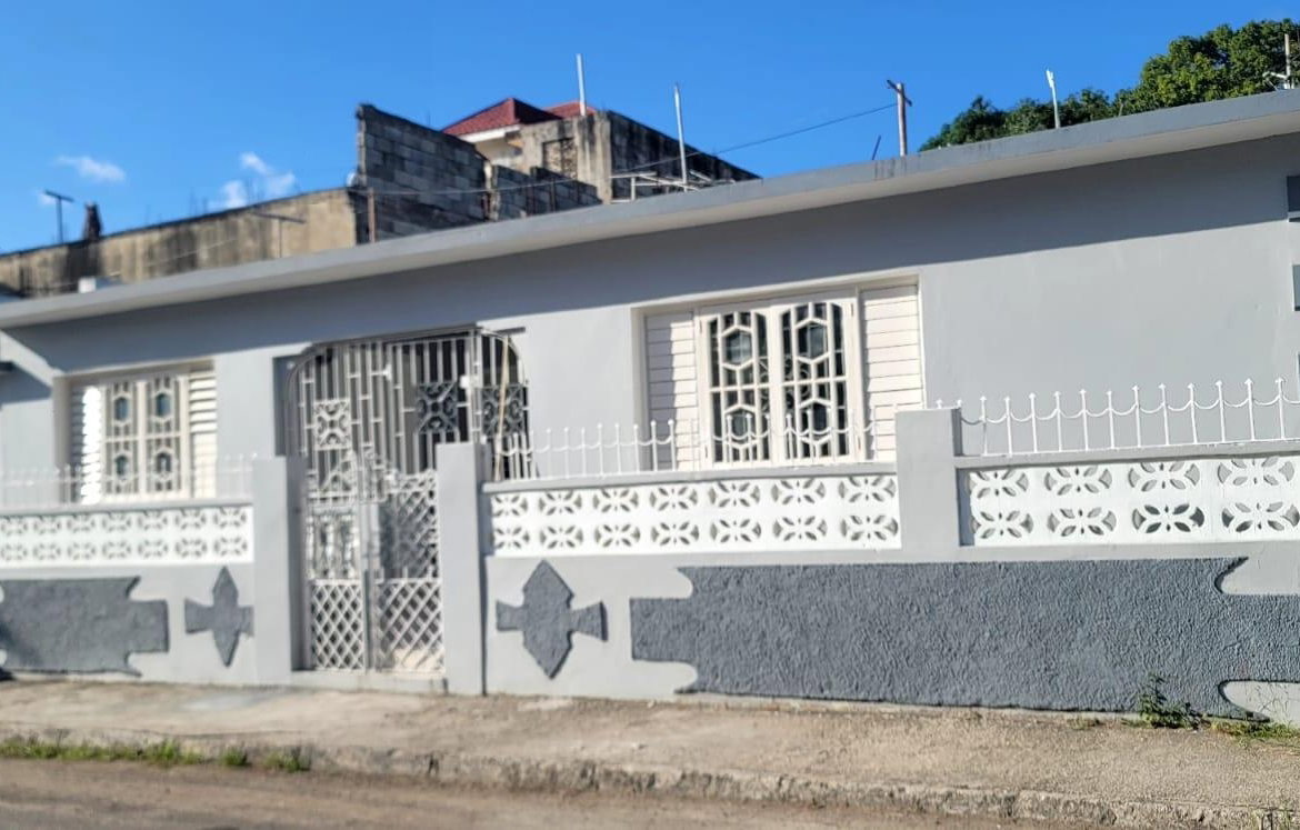 Second image of 818 Catherine Hall in Catherine Hall, St. James, Jamaica - property is For Rent