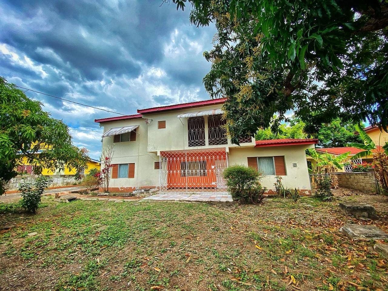 Charming-4-Bedroom-Family-Home-in-Inglewood-Clarendon Second image of 6 Ingle Mews, May Pen p o in May Pen, Clarendon, Jamaica - property is For Sale
