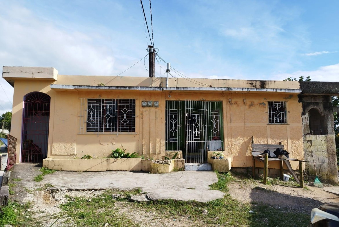 Second image of Coakley Lawrence Tavern in Lawrence Tavern P.O., St. Andrew, Jamaica - property is For Sale