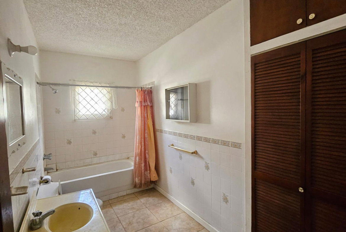 Thirteenth image of Four Path/denbigh in Four Paths, Clarendon, Jamaica - property is For Sale