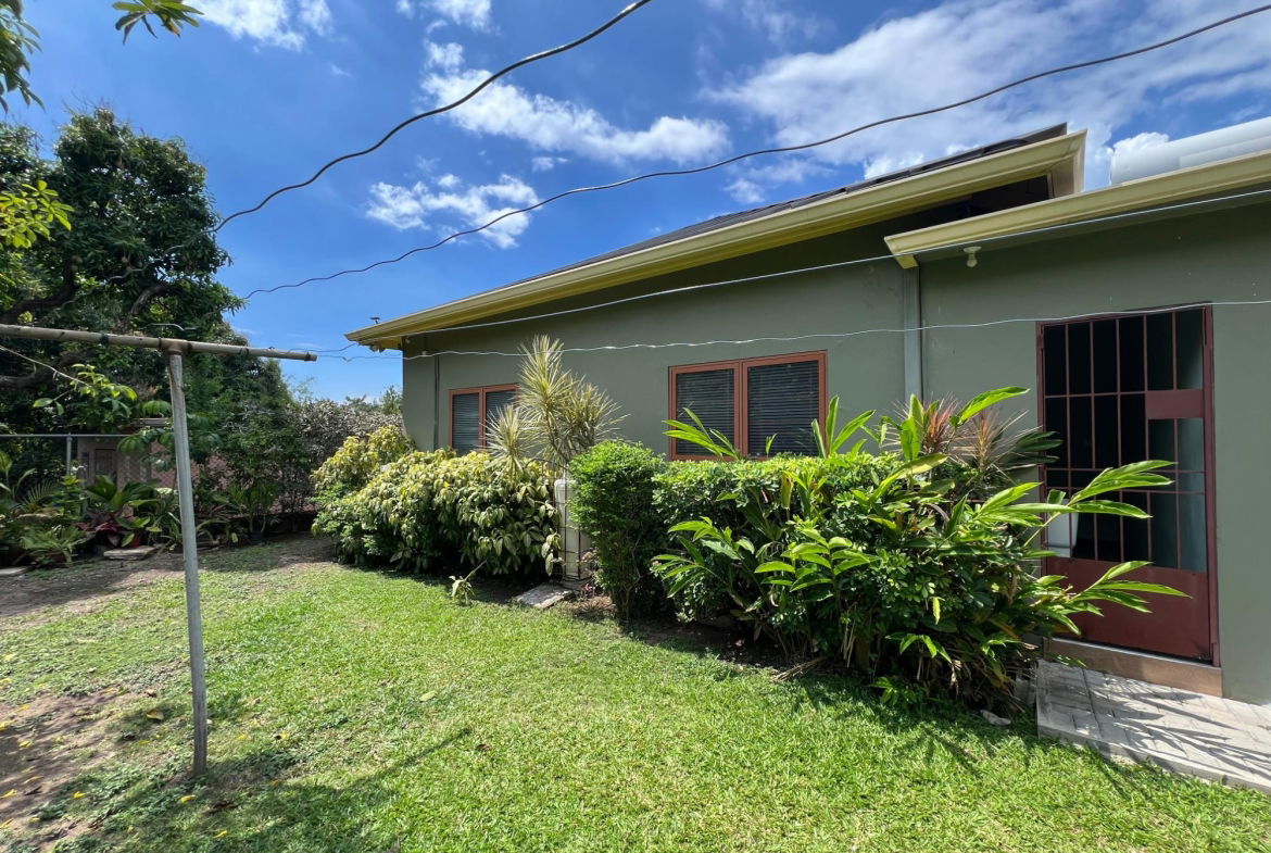 Eleventh image of Lawrence Avenue in Kingston 8, St. Andrew, Jamaica - property is For Rent