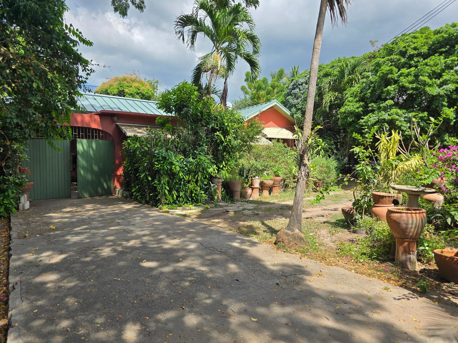 Seventh image of 5 Hopefield Avenue in Kingston 6, St. Andrew, Jamaica - property is For Sale