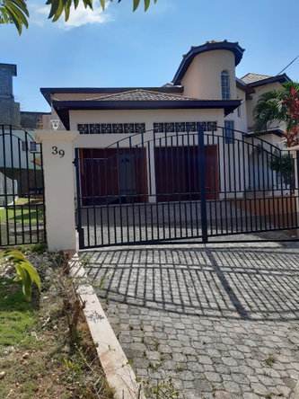 Twenty-Ninth image of Apt A2-lot 39 st James Close in Montego Bay, St. James, Jamaica - property is For Rent