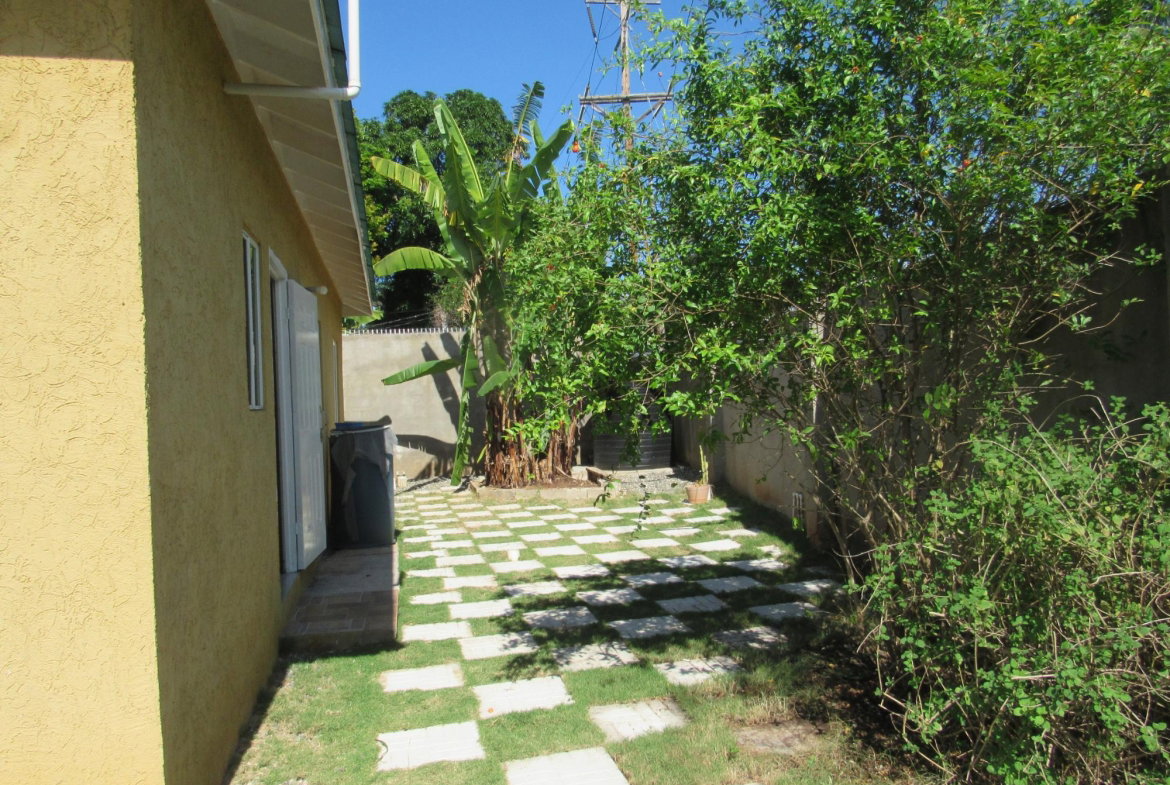 Ninth image of 32 Keystone Pines in Spanish Town, St. Catherine, Jamaica - property is For Rent