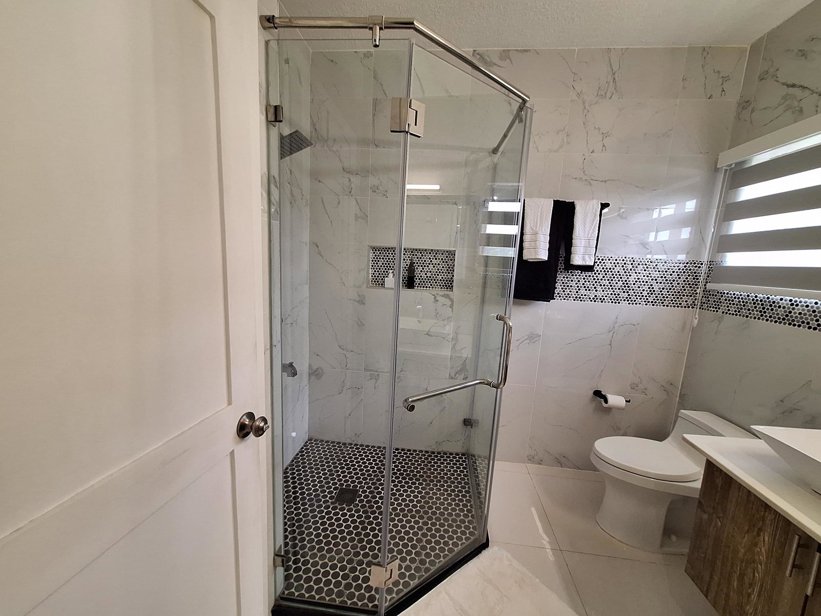 Eighth image of 1-#1 Sterling Castle Heights r in Red Hills, St. Andrew, Jamaica - property is For Rent