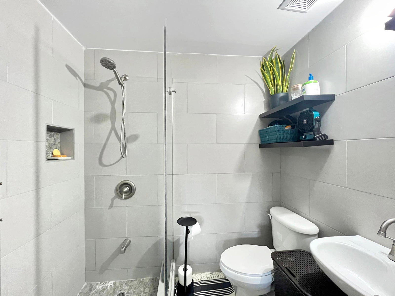 Fourteenth image of 10b Millsborough Crescent in Kingston 6, St. Andrew, Jamaica - property is For Rent