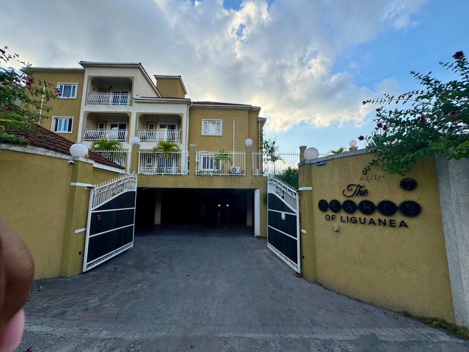 Seventh image of 13-7 Liguanea Ave in Kingston 6, St. Andrew, Jamaica - property is For Rent
