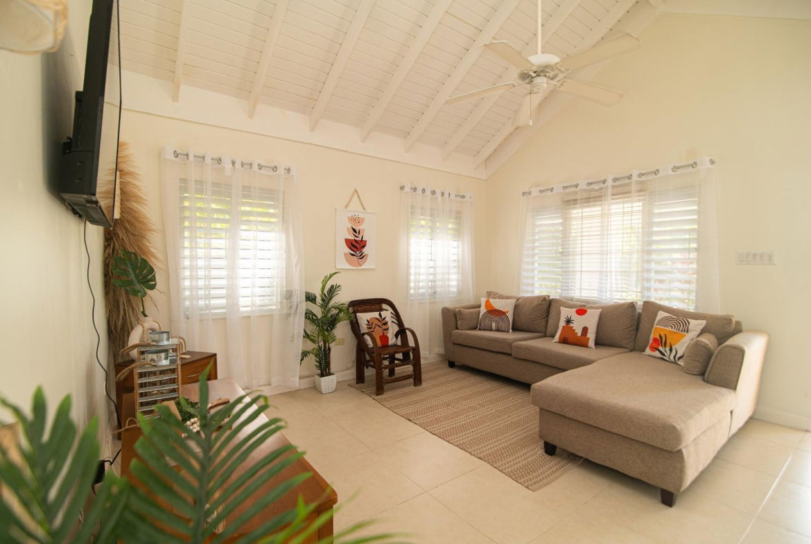 Eleventh image of 353 Gardenia Avenue in Richmond, St. Ann, Jamaica - property is For Rent