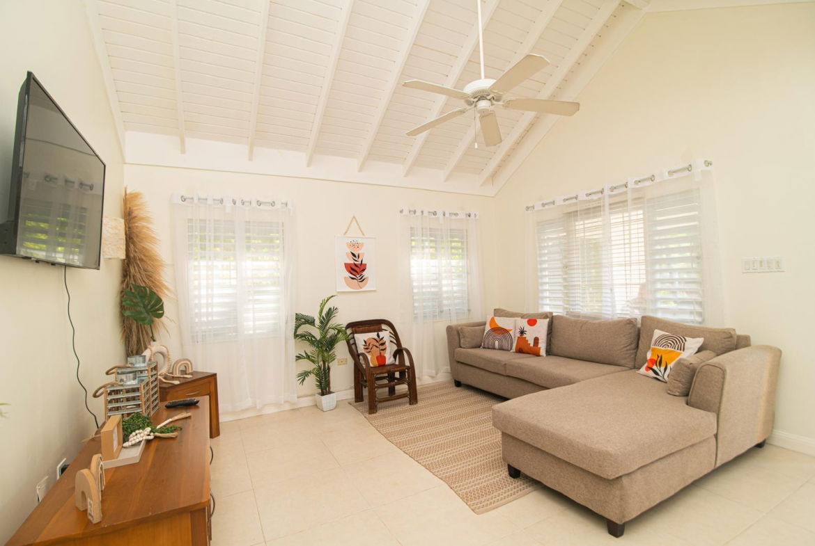 Thirteenth image of 353 Gardenia Avenue in Richmond, St. Ann, Jamaica - property is For Rent