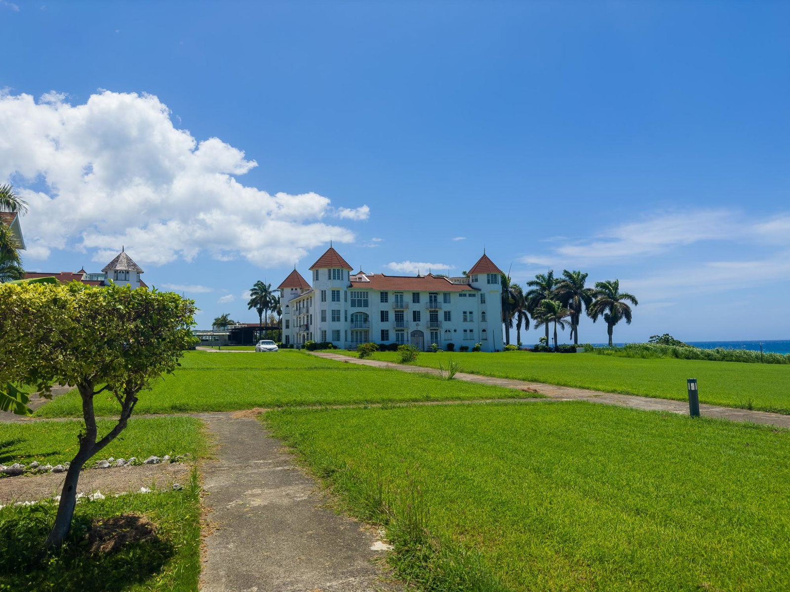 Furnished-1-Bedroom-Apartment-for-Rent-in-Montego-Bay-Jamaica Second image of F16-seacastle Rose Hall in Montego Bay, St. James, Jamaica - property is For Rent