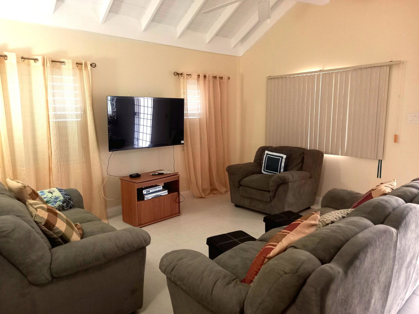 Second image of 462 Cassava Ave Coolshade in St. Ann's Bay, St. Ann, Jamaica - property is For Rent