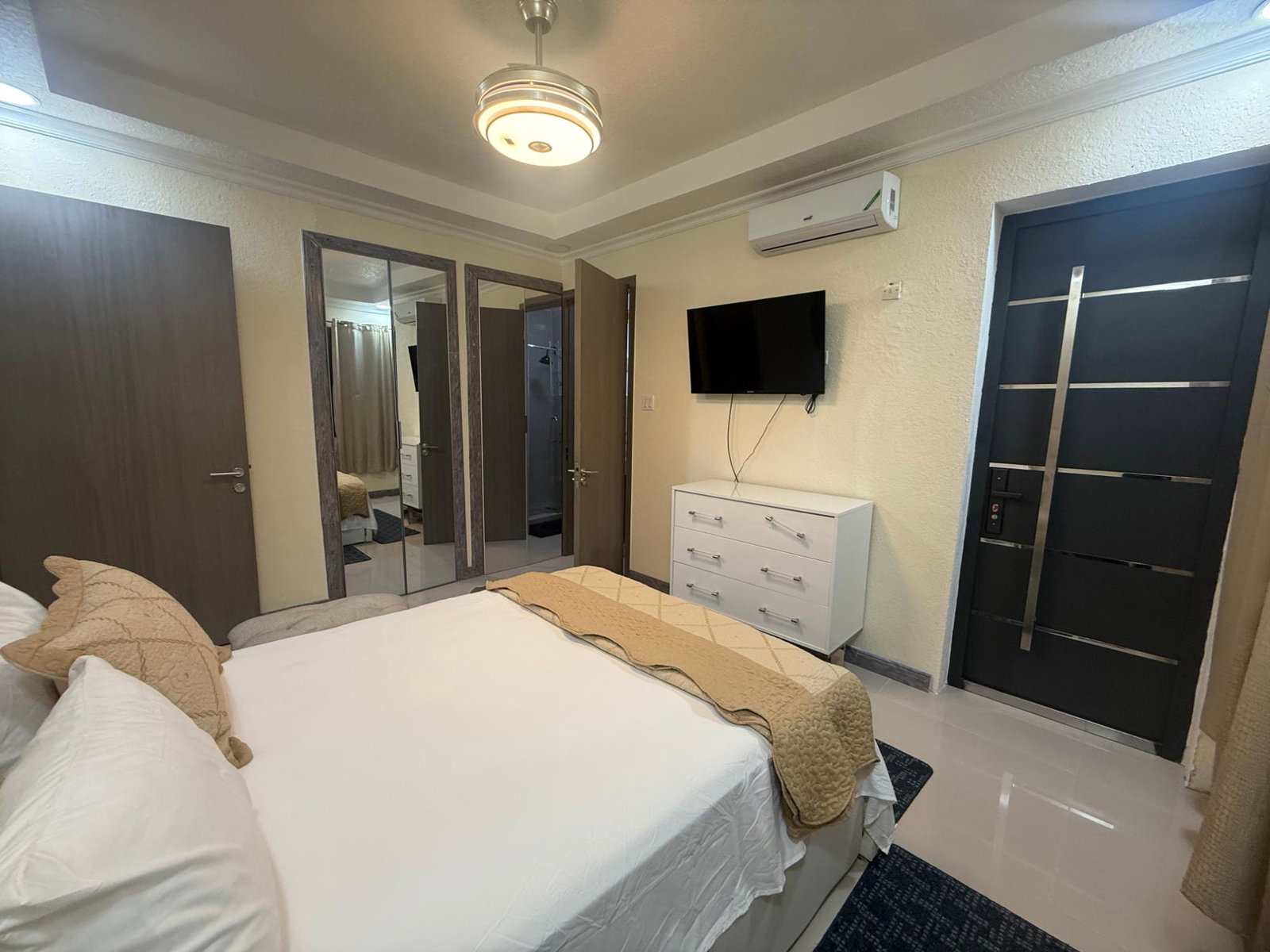 Sixteenth image of 19- Wellington Drive in Kingston 6, St. Andrew, Jamaica - property is For Rent