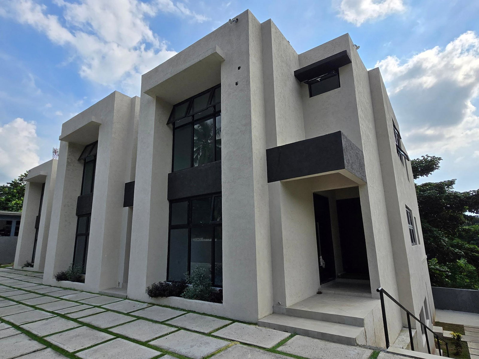 Luxury-2-Bedroom-Apartment-for-Rent-in-Orange-Grove-Jamaica Second image of 1-30 Bridgemount Drive in Kingston 8, St. Andrew, Jamaica - property is For Rent