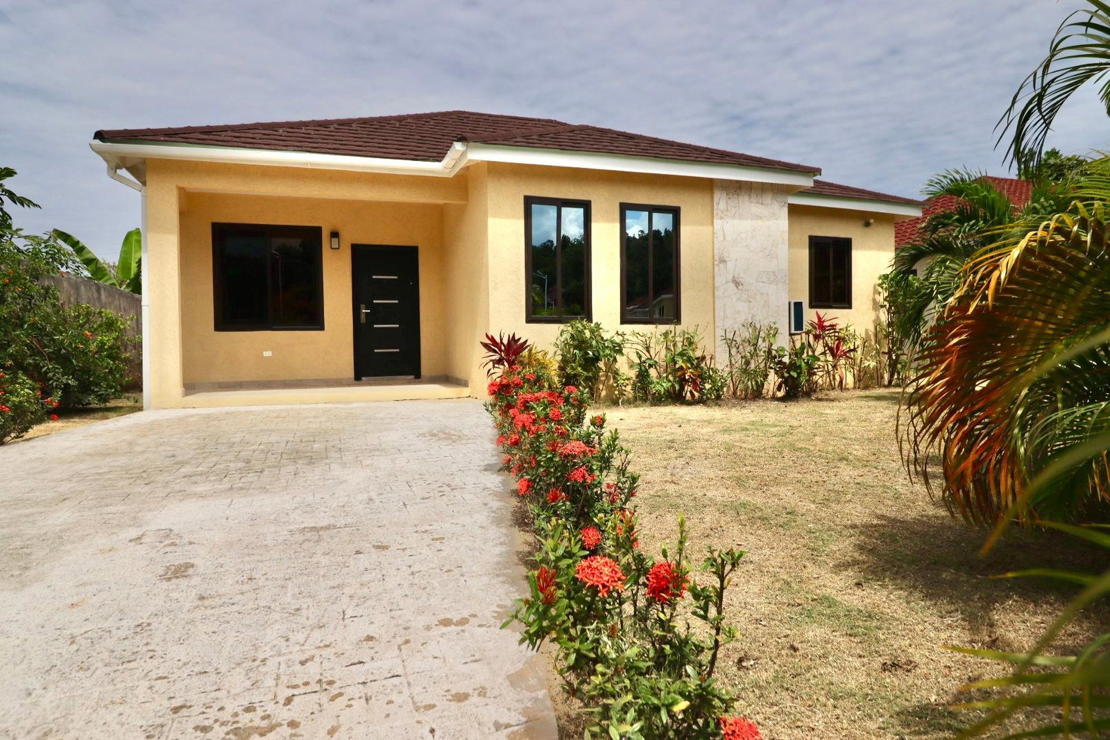 Luxury-3-Bedroom-Home-for-Sale-in-Happy-Cove-Estate-Ocho-Rios Second image of Lot 40 Happy Cove Estate in Ocho Rios, St. Ann, Jamaica - property is For Sale
