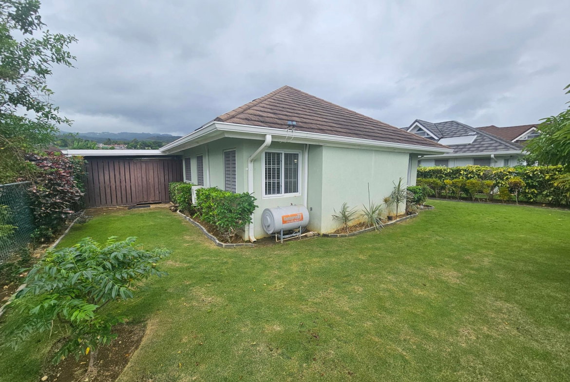 Sixth image of 925 Bougainvillea Avenue in Richmond, St. Ann, Jamaica - property is For Rent
