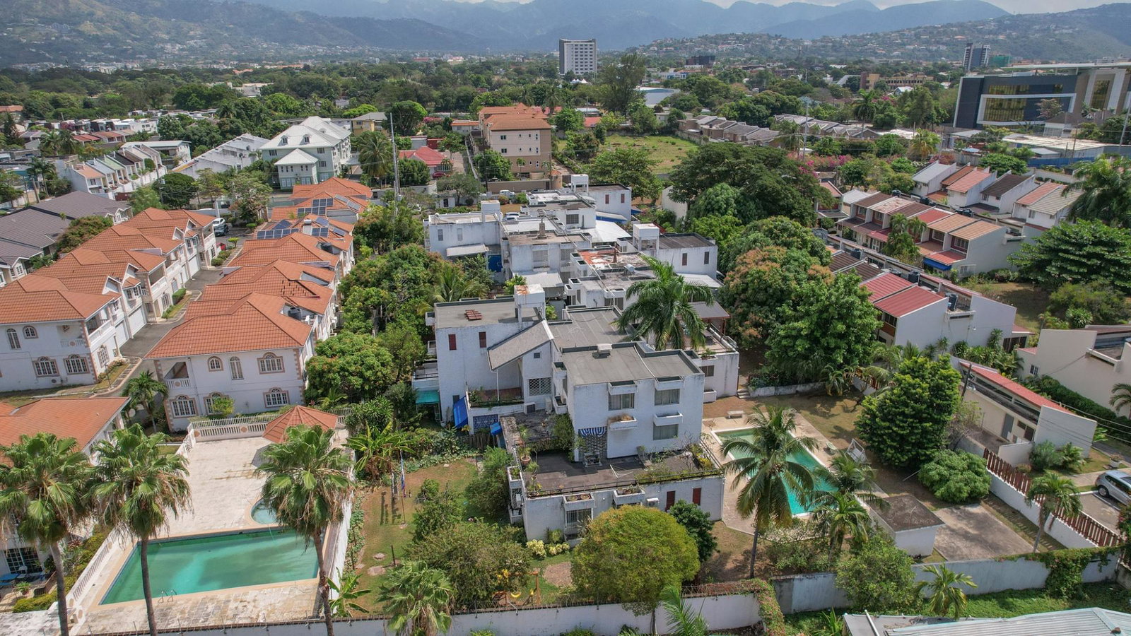 Seventh image of 19-7 Kingsway in Kingston 10, St. Andrew, Jamaica - property is For Rent