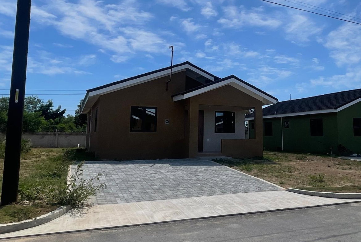 First image of 493-oak Estate 2 Bernard Lodge Road St. in Portmore Mall, St. Catherine, Jamaica - property is For Rent