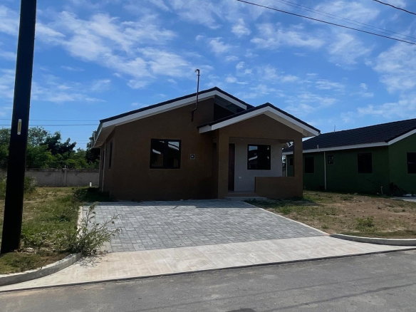 First image of 493-oak Estate 2 Bernard Lodge Road St. in Portmore Mall, St. Catherine, Jamaica - property is For Rent