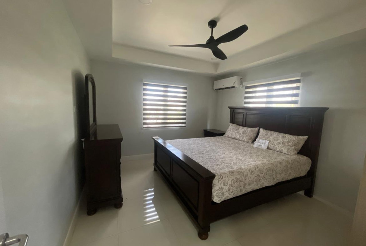 Seventh image of 493-oak Estate 2 Bernard Lodge Road St. in Portmore Mall, St. Catherine, Jamaica - property is For Rent