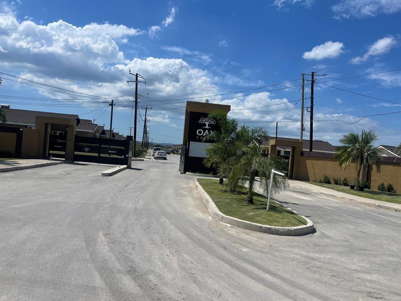 Ninth image of 493-oak Estate 2 Bernard Lodge Road St. in Portmore Mall, St. Catherine, Jamaica - property is For Rent