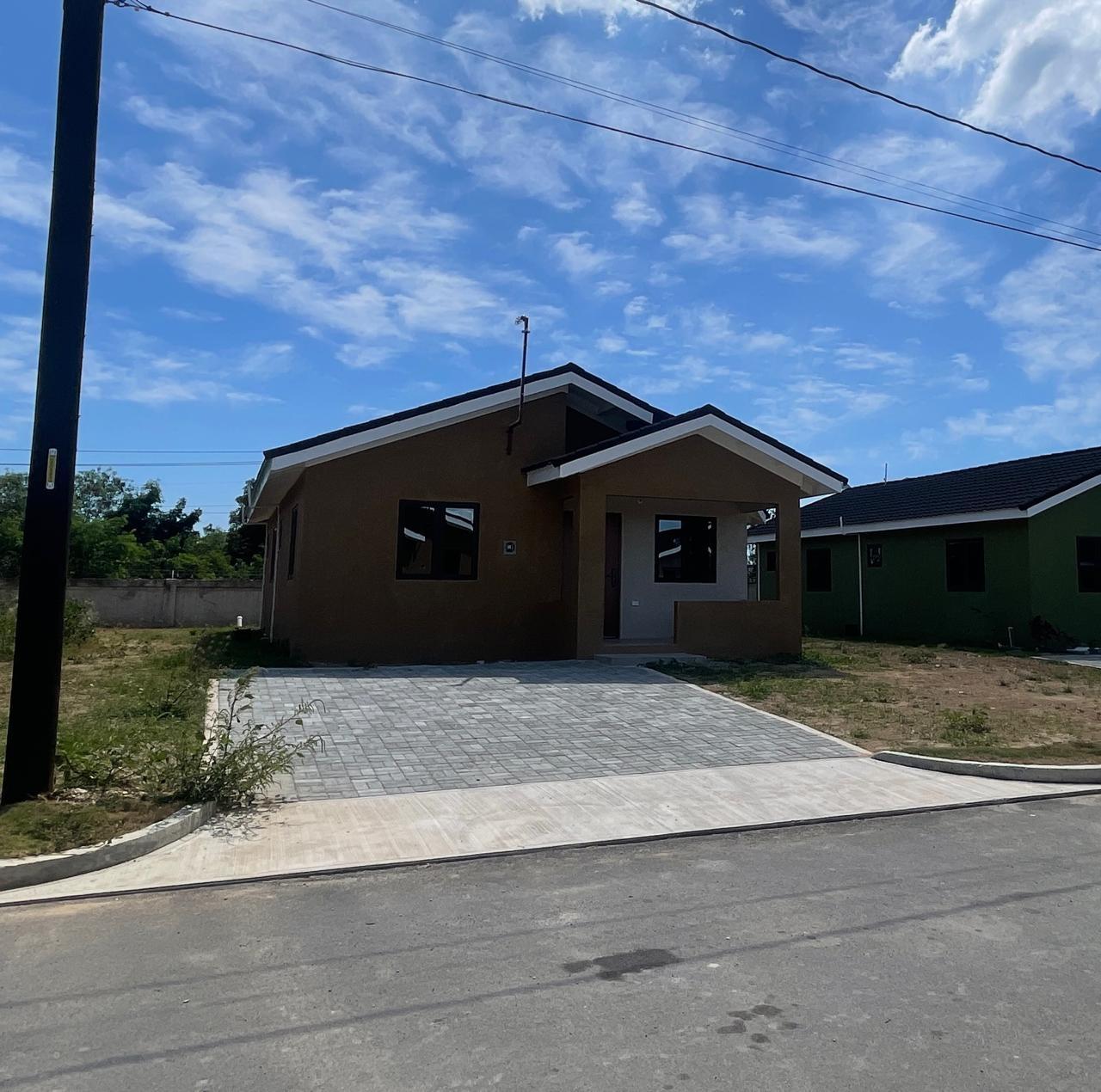 First image of 493-oak Estate 2 Bernard Lodge Road St. in Portmore Mall, St. Catherine, Jamaica - property is For Rent