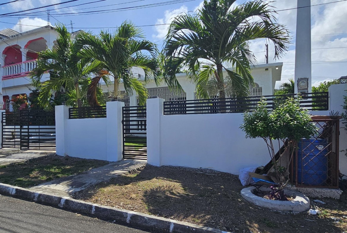 Second image of 122 Greenwich Close Mammee ba in Steer Town, St. Ann, Jamaica - property is For Rent
