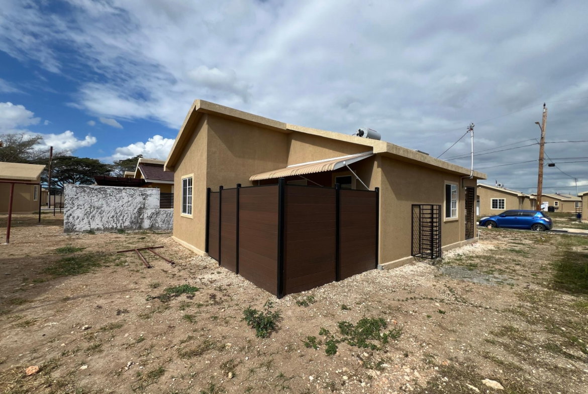 Thirteenth image of 725- Phoenix Park Village 2 in Phoenix Park, St. Catherine, Jamaica - property is For Rent