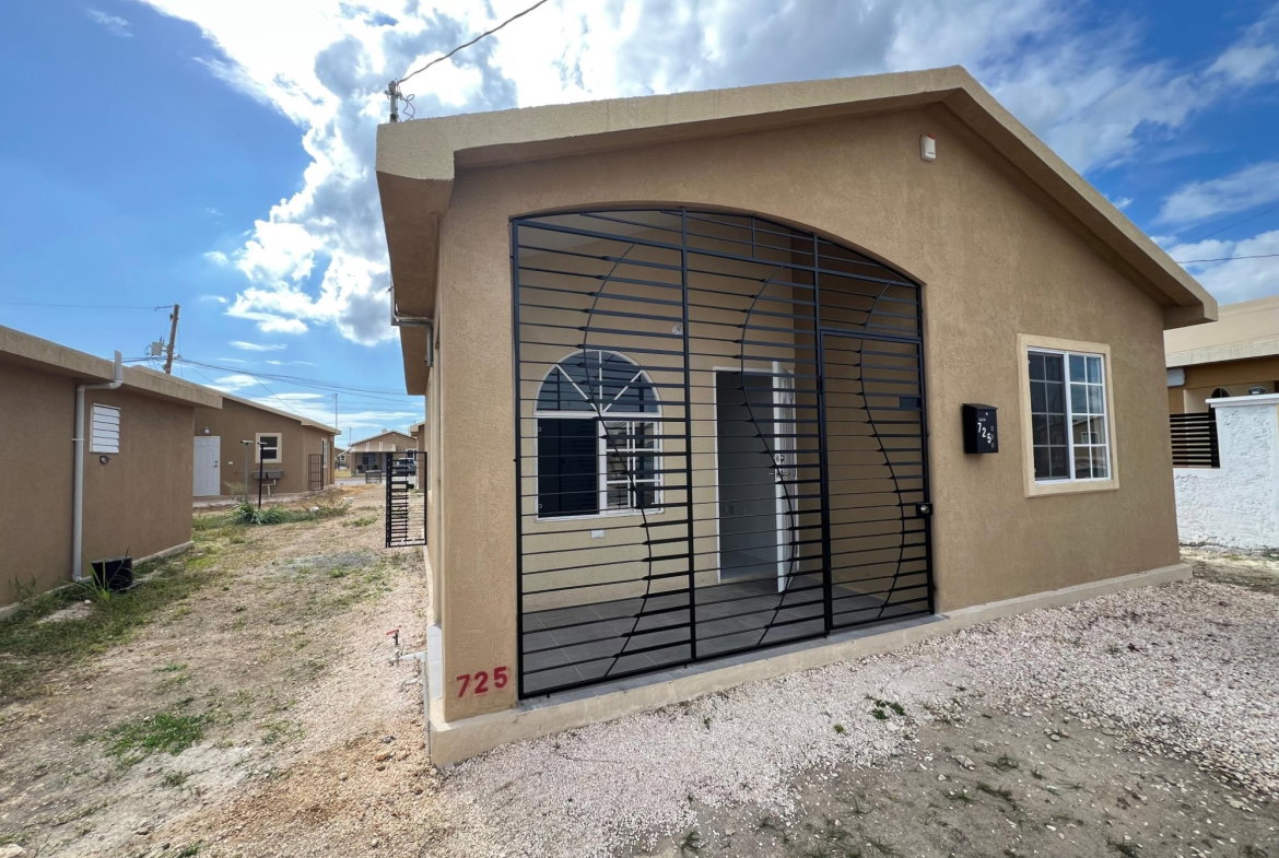 Tenth image of 725- Phoenix Park Village 2 in Phoenix Park, St. Catherine, Jamaica - property is For Rent