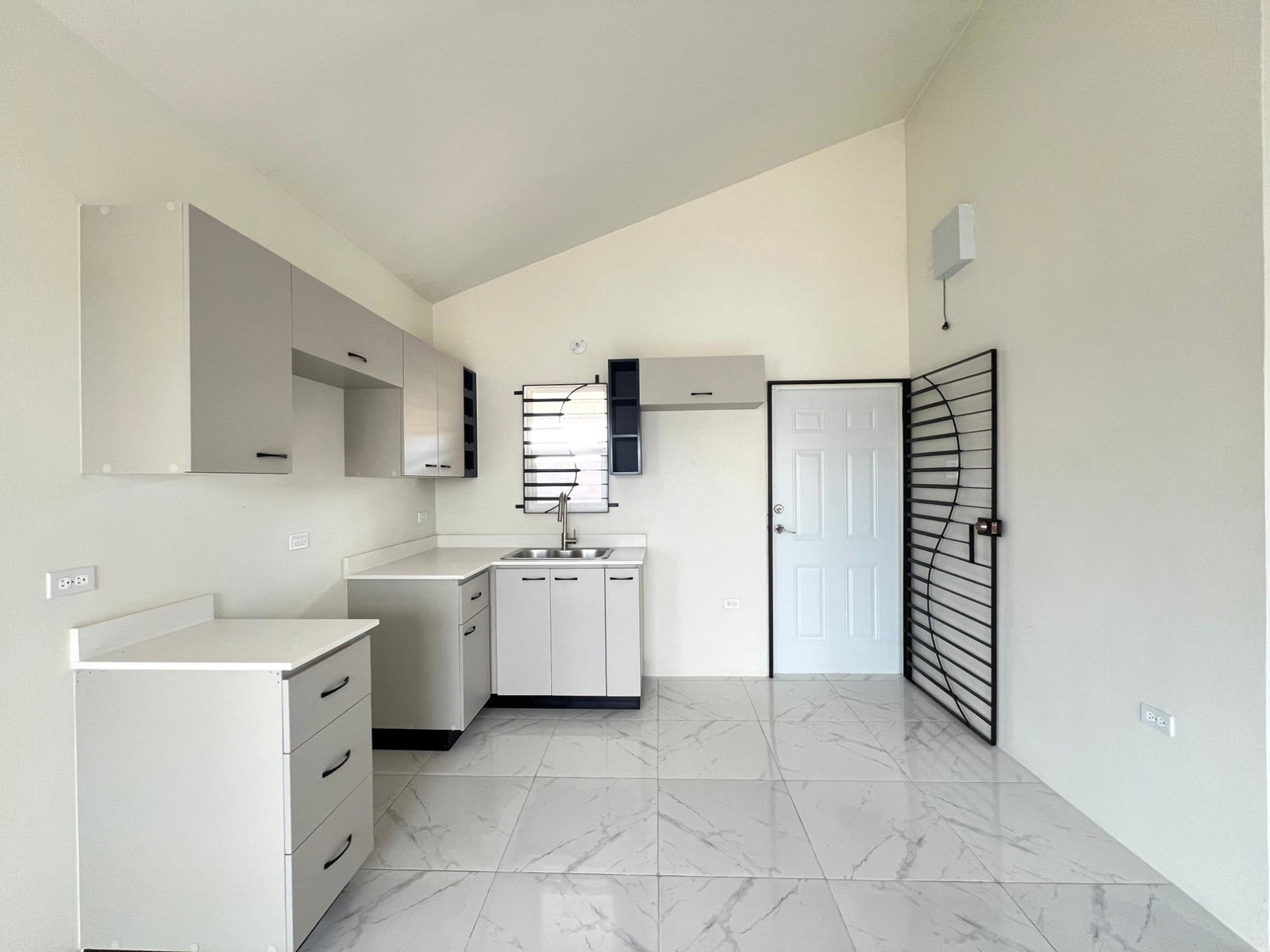 First image of 725- Phoenix Park Village 2 in Phoenix Park, St. Catherine, Jamaica - property is For Rent