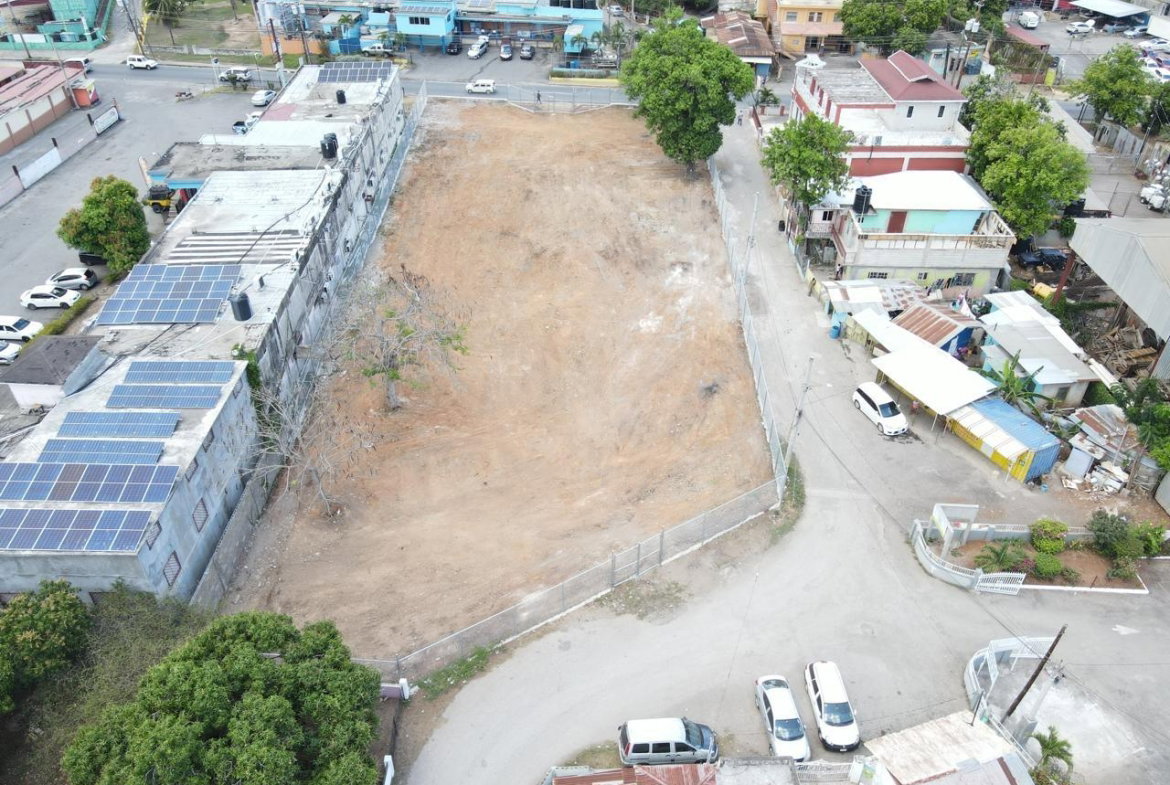 Fourth image of 39 Manchester Avenue in May Pen, Clarendon, Jamaica - property is For Sale