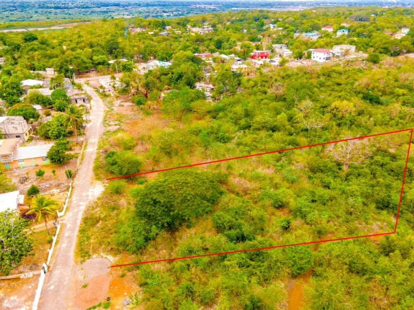 First image of 7 Coates Pen in May Pen, Clarendon, Jamaica - property is For Sale