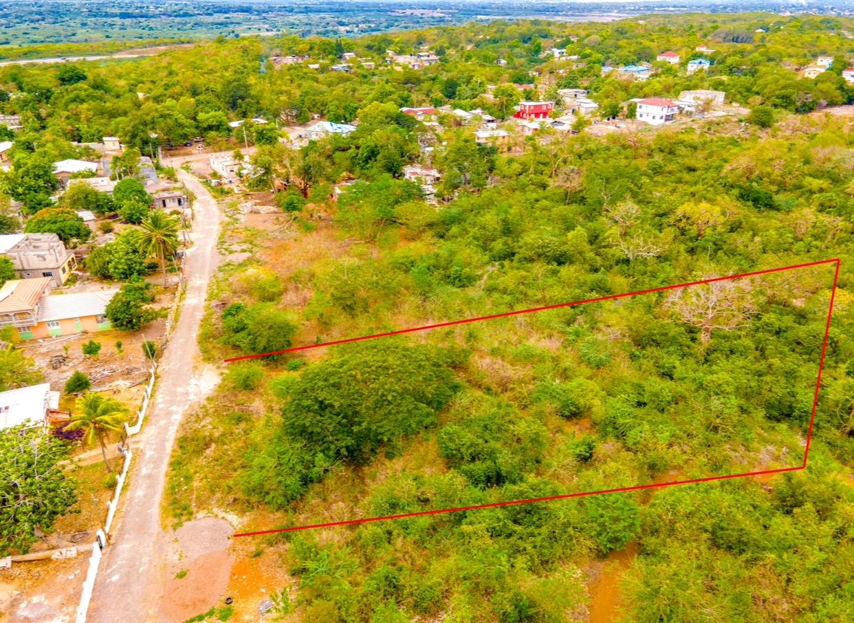 First image of 7 Coates Pen in May Pen, Clarendon, Jamaica - property is For Sale