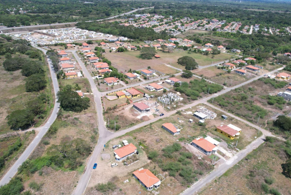Sixth image of Lot 71 Aqueduct Country Club in Bushy Park, St. Catherine, Jamaica - property is For Sale