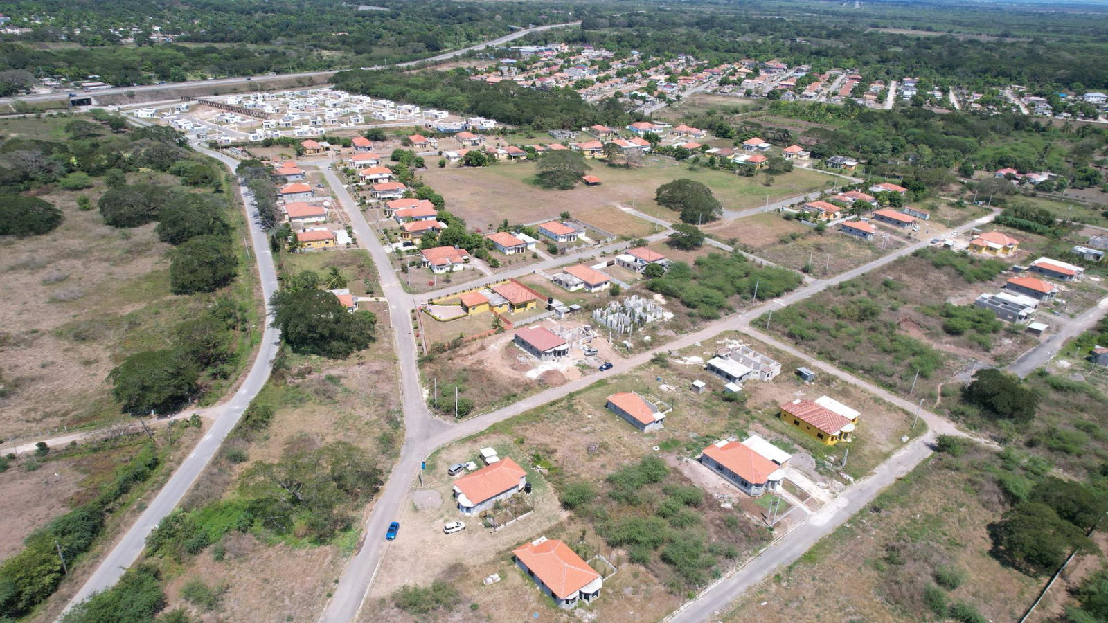 Sixth image of Lot 71 Aqueduct Country Club in Bushy Park, St. Catherine, Jamaica - property is For Sale