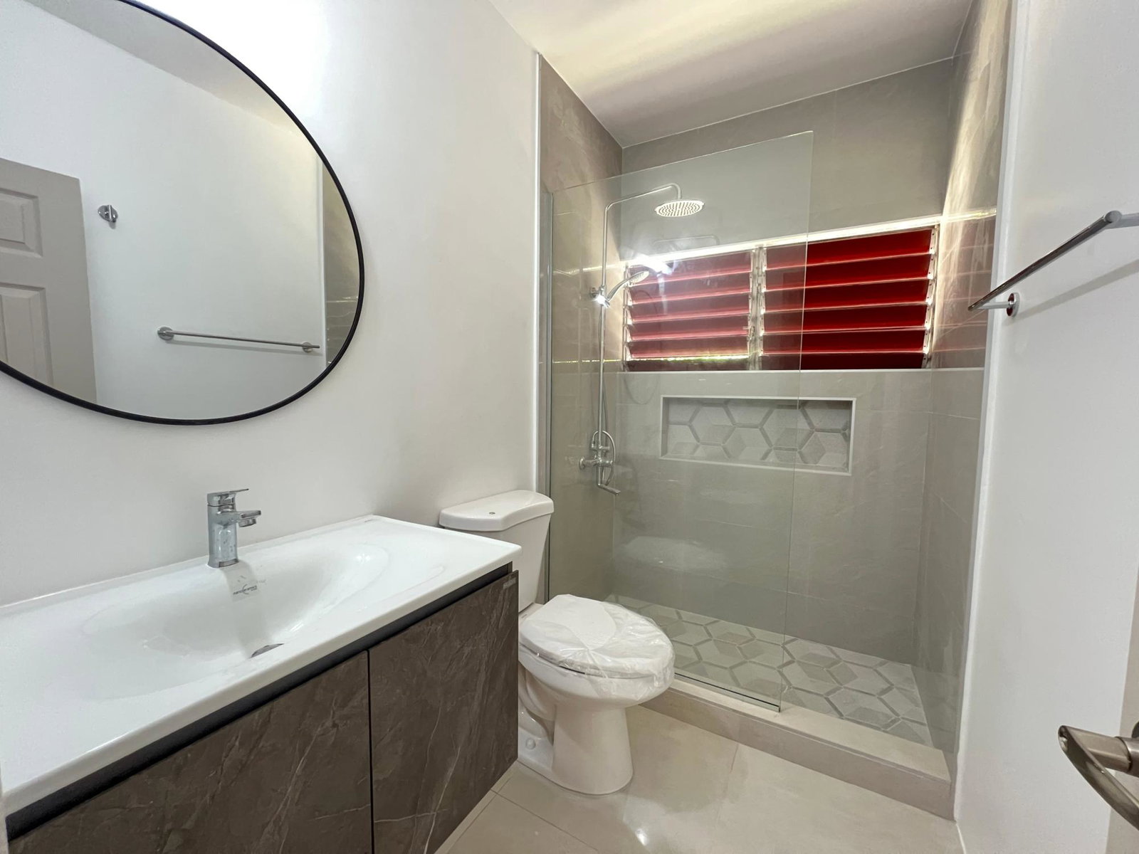 Spacious-1-Bedroom-Apartment-for-Rent-in-Kingston-8-14-Charlton-Road Fifth image of 14 Charlton Road in Kingston 8, St. Andrew, Jamaica - property is For Rent