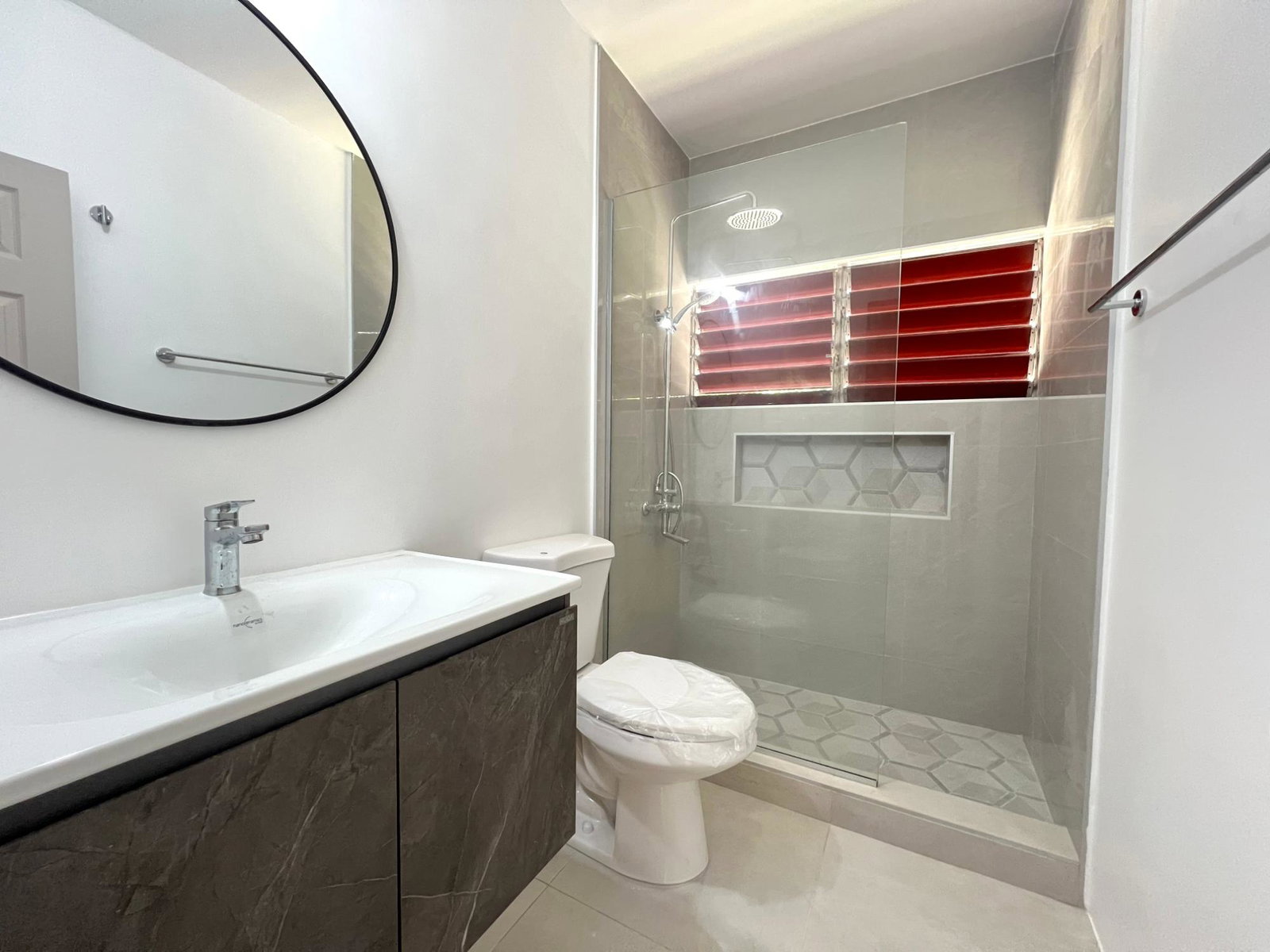 Spacious-1-Bedroom-Apartment-for-Rent-in-Kingston-8-14-Charlton-Road Sixth image of 14 Charlton Road in Kingston 8, St. Andrew, Jamaica - property is For Rent