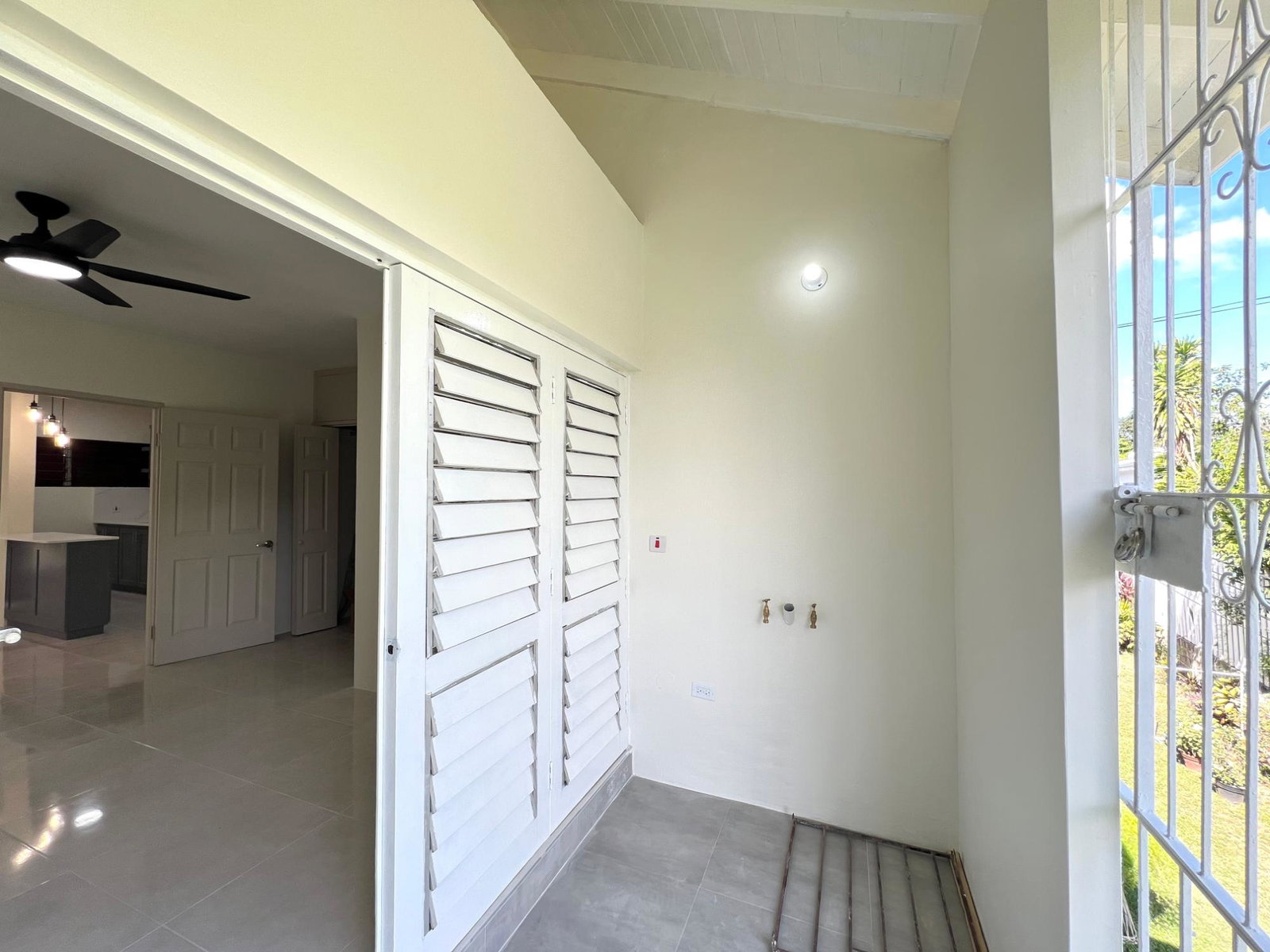 Spacious-1-Bedroom-Apartment-for-Rent-in-Kingston-8-14-Charlton-Road Seventh image of 14 Charlton Road in Kingston 8, St. Andrew, Jamaica - property is For Rent