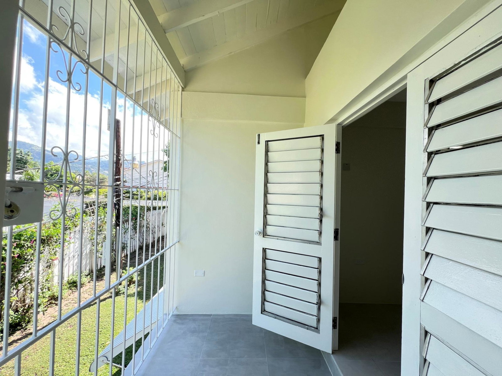 Spacious-1-Bedroom-Apartment-for-Rent-in-Kingston-8-14-Charlton-Road Eighth image of 14 Charlton Road in Kingston 8, St. Andrew, Jamaica - property is For Rent