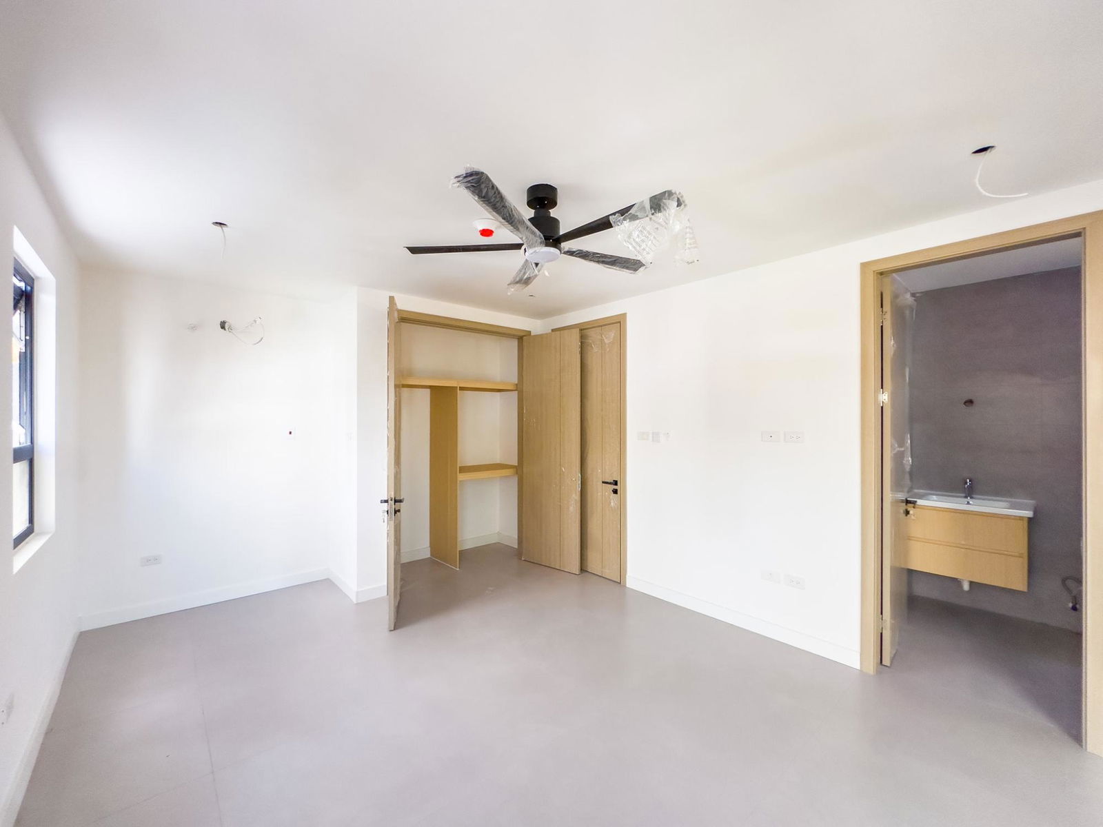 Spacious-2-Bedroom-Apartment-for-Sale-in-Kingston-6 Seventh image of 107-2 Somerton Ave in Kingston 6, St. Andrew, Jamaica - property is For Sale