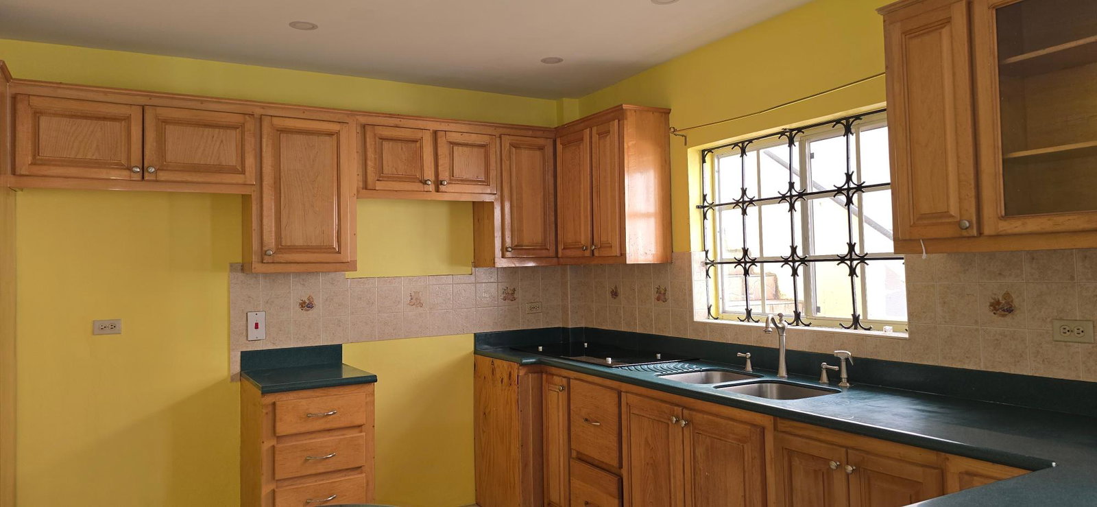 Eighth image of 135 Pine Boulevard in Kingston 6, St. Andrew, Jamaica - property is For Rent