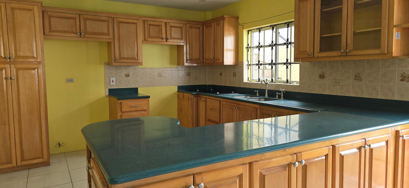 Ninth image of 135 Pine Boulevard in Kingston 6, St. Andrew, Jamaica - property is For Rent