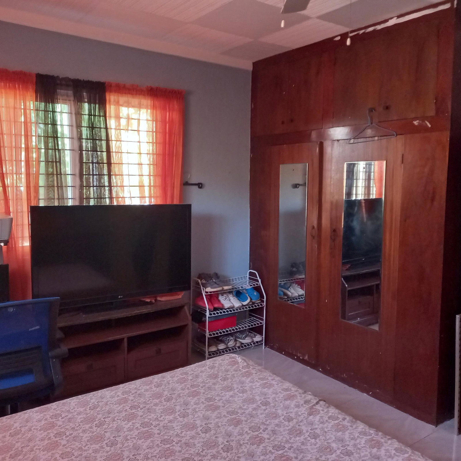 Sixteenth image of 20 Brentwood Terrace, w Kirk in Kingston 19, St. Andrew, Jamaica - property is For Rent