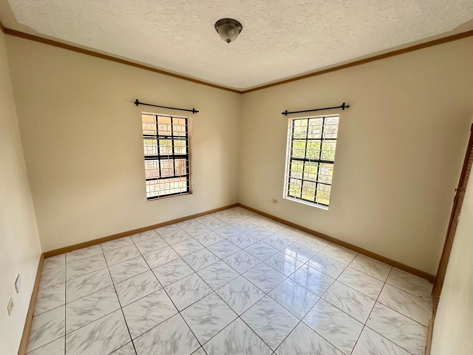Spacious-5-Bedroom-Home-for-Sale-in-Avondale-Heights-Jamaica Twelfth image of 7 Avondale Heights in Mandeville, Manchester, Jamaica - property is For Sale