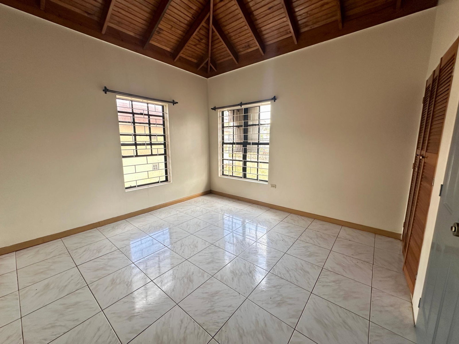 Spacious-5-Bedroom-Home-for-Sale-in-Avondale-Heights-Jamaica Twenty-Fourth image of 7 Avondale Heights in Mandeville, Manchester, Jamaica - property is For Sale