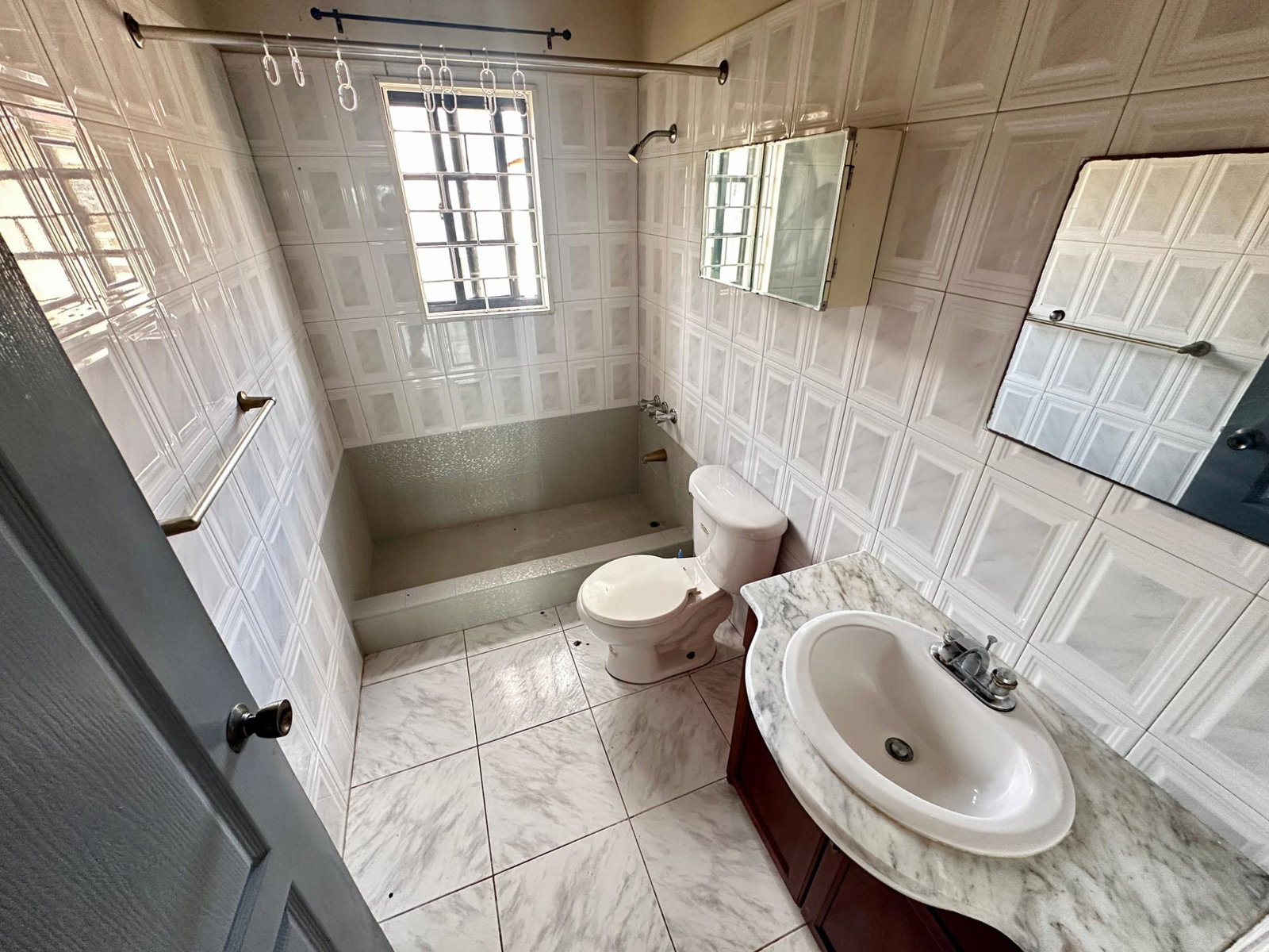 Spacious-5-Bedroom-Home-for-Sale-in-Avondale-Heights-Jamaica Twenty-Ninth image of 7 Avondale Heights in Mandeville, Manchester, Jamaica - property is For Sale
