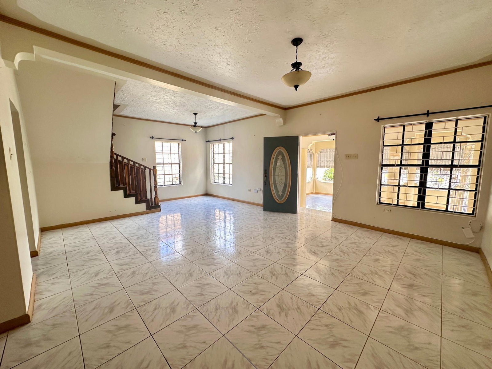Spacious-5-Bedroom-Home-for-Sale-in-Avondale-Heights-Jamaica Fifth image of 7 Avondale Heights in Mandeville, Manchester, Jamaica - property is For Sale