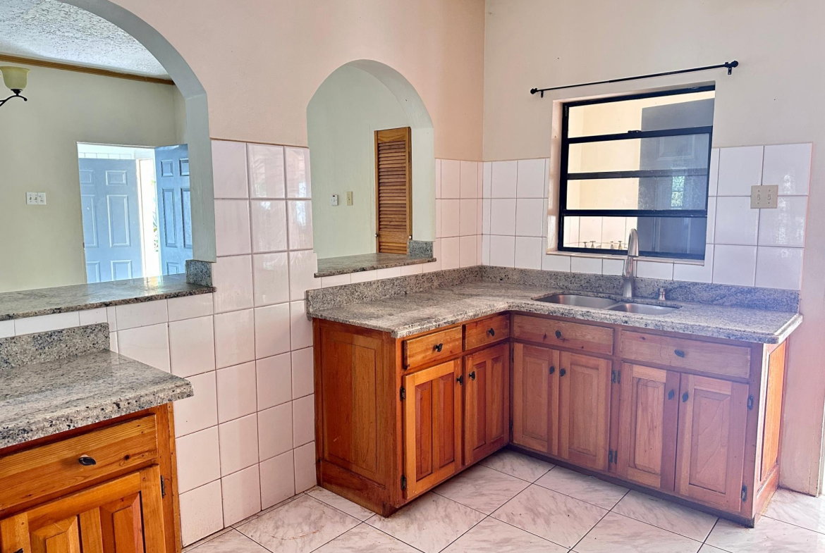 Tenth image of 7 Avondale Heights in Mandeville, Manchester, Jamaica - property is For Sale